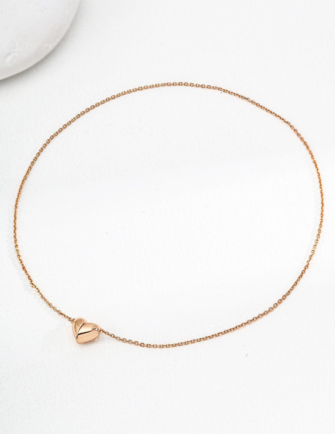 Charm Silver Heart Magnetic Necklace in Gold