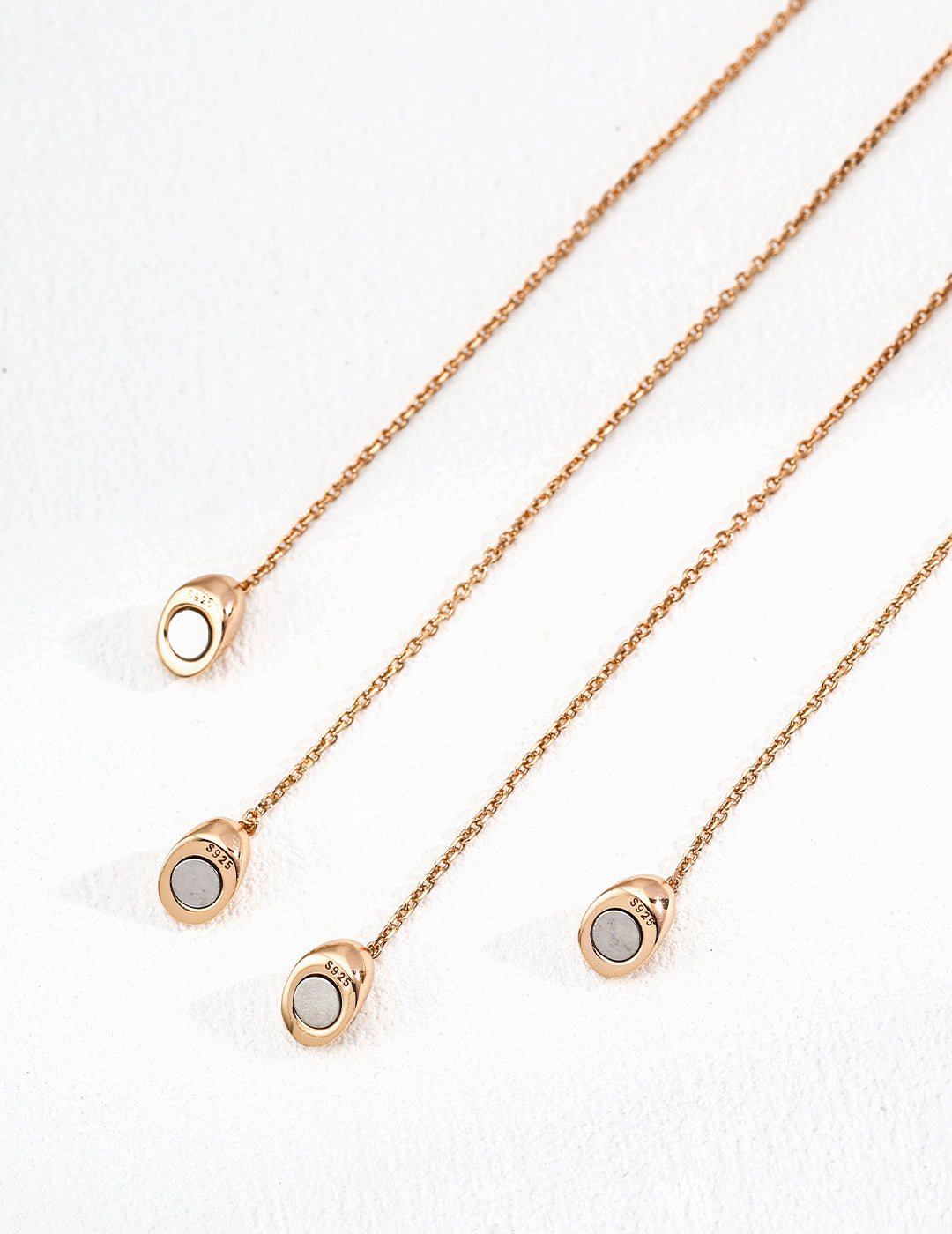 Charm Silver Heart Magnetic Necklace in Gold