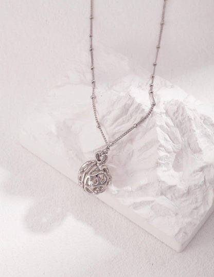 Stunning filigree pendant necklaces with intricate designs, ideal for casual and formal wear